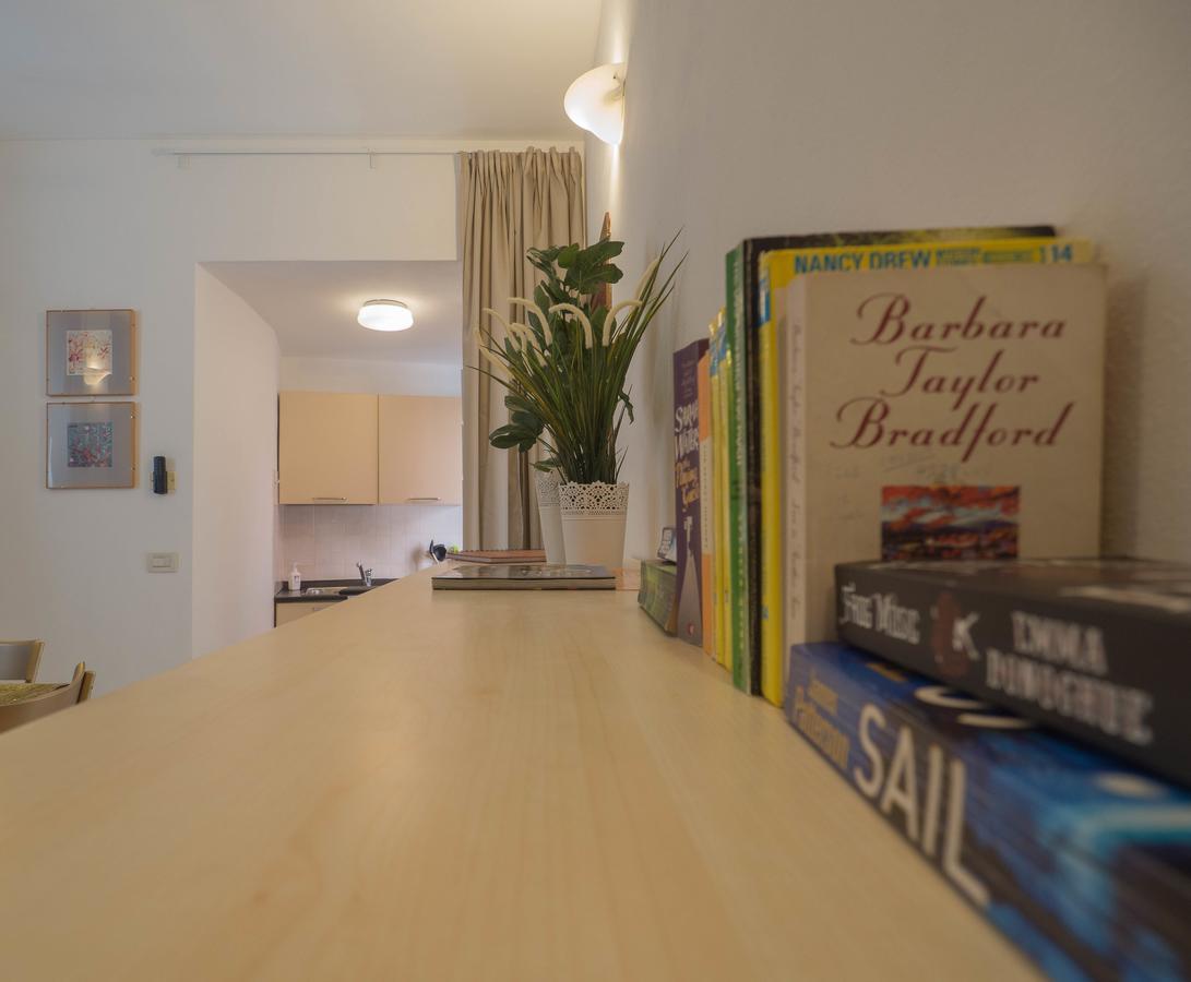 Ventega Sea View Apartment เวอนาซซา ภายนอก รูปภาพ
